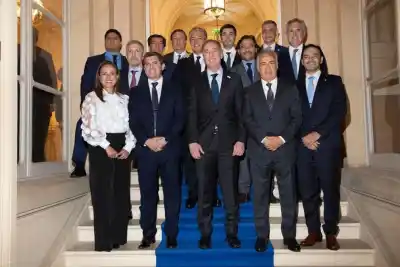 El embajador argentino en Francia eligió a Figueroa como ejemplo de dureza: "Negociaremos las licencias con la dureza del querido Rolo"