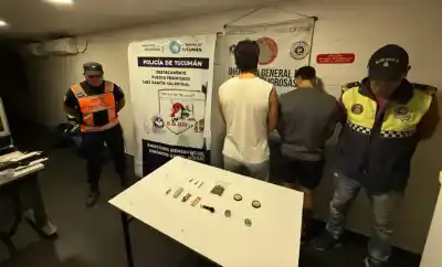 Interceptaron un vehículo de lujo en un control de rutina y lo que hallaron dentro sorprendió a los agentes
