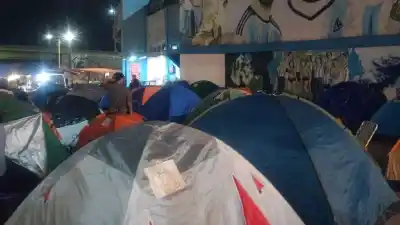 Cazzu llega a Jujuy: sus fans ya acampan en el estadio y hay un detalle que nadie esperaba