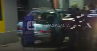 Un auto terminó sobre la vereda en plena Ruta 68 y hay varios heridos: qué se sabe hasta ahora