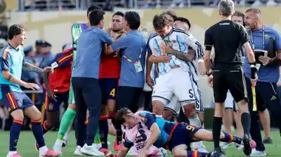 La AFA movió ficha ante FIFA por las duras sanciones a Paredes, Molina y Ayala: qué busca