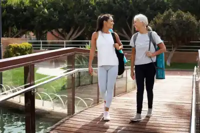 ¿Por qué nos frenamos antes de hablar con desconocidos? La respuesta que cambia todo