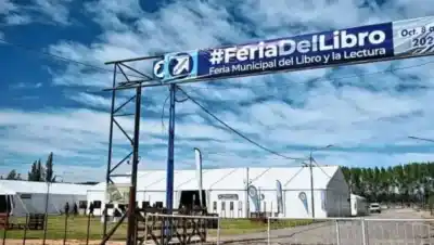 Roca abre su Feria del Libro con un cambio que se nota apenas entrás al predio