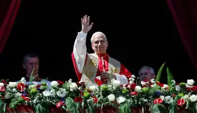 El papa lanza un mensaje urgente en su primera Pascua mientras crece la tensión mundial