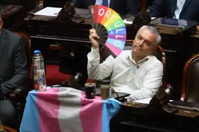 El arnés, la foto y un diputado que no quiso hablar: la nueva embestida de Romo contra Paulón