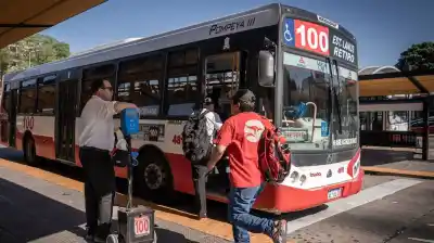 Viajar en colectivo ya cuesta más: el aumento que cambió los precios de un día para el otro