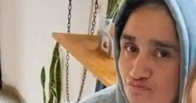 La llevaron a una pieza en Los Hornos y lo que encontraron después estremece