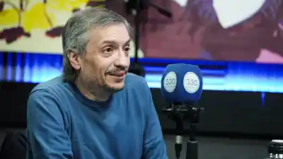 Máximo Kirchner llega a San Juan y lo escolta una comitiva que mira el 2027