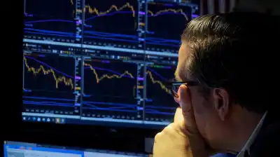 El dólar quedó quieto, pero el riesgo país se disparó: qué pasó con tus ahorros en septiembre