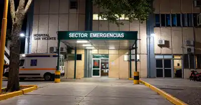 Estaba internado en el hospital con custodia policial, pero encontró la forma de salir sin que nadie lo frenara