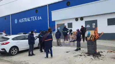 Les pagaban un plus desde 2007 y ahora quieren recortarlo: el 70% que los textiles no están dispuestos a perder