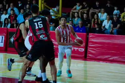 San Martín se ilusionó, pero Instituto le dio el golpe en el final