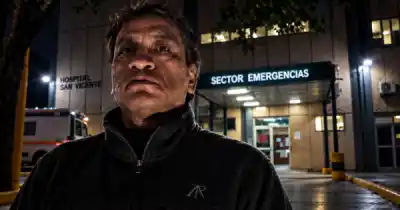 Internado y custodiado en Orán, pero la puerta quedó abierta: ahora lo buscan por rutas de Salta y Tucumán