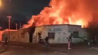 El comedor Tía Isabel ardió en la madrugada: lo que los bomberos encontraron adentro