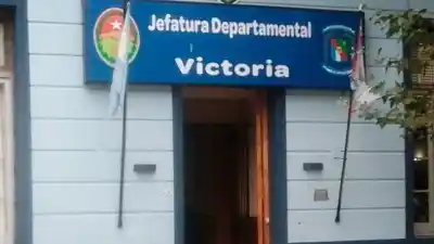 La encontraron sin vida en su cama y la autopsia ahora define qué pasó en Victoria