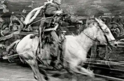 Rosario recibe una muestra que nació de un error: el hallazgo fotográfico de Rodrigo Abd