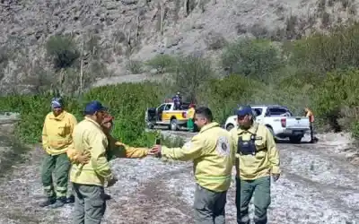 El fuego arrasó 1700 hectáreas en Andalgalá, pero la lluvia y un operativo clave cambiaron el final