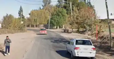 Lo interceptaron en plena calle y le arrebataron todo: así fue el violento asalto a un motociclista