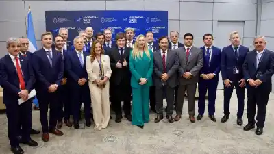 Figueroa llevó a París el gas neuquino: el detalle que abre las puertas de Europa, Japón y Corea