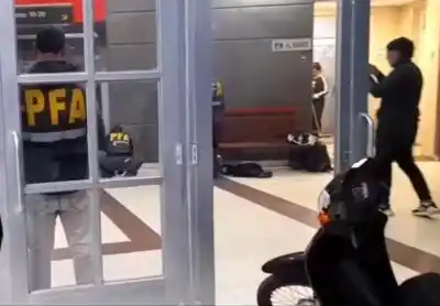 Viajaba seguido a Córdoba y lo esperaban en la Terminal: lo que tenía encima lo complicó