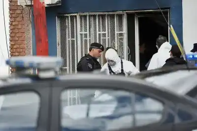 Fueron a apagar un incendio en una gestoría y encontraron a un hombre de 64 años en el baño