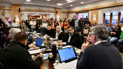 «A este lo vamos a hacer mierda»: amenazas de muerte en plena reunión del Concejo de Bariloche