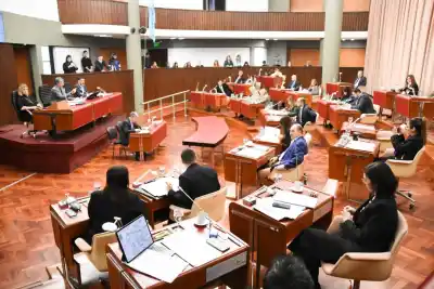 El oficialismo impuso sus números y rechazó dos proyectos clave en la Legislatura de Chubut