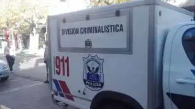 Vecinos alertaron por un olor insoportable en Chimbas y la policía vio algo por la ventana