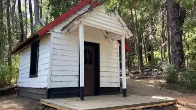 El rincón patagónico al que solo se llega en lancha y que nació para los trabajadores del aserradero