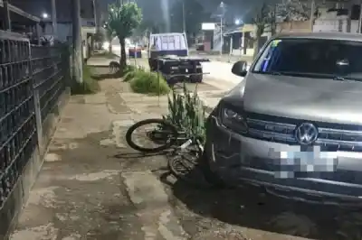 Una pelea en El Manantial siguió con una camioneta lanzada contra un joven: terminó de la peor manera para los dos