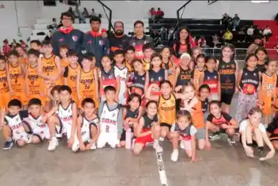 Santa Elena reunió a seis clubes en su segundo encuentro de minibásquet: hubo una novedad que nadie esperaba