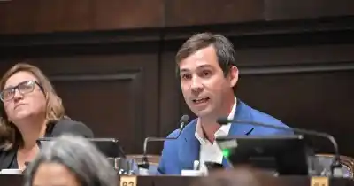 Quieren que la Provincia muestre cada año cuántos cargos y organismos creó
