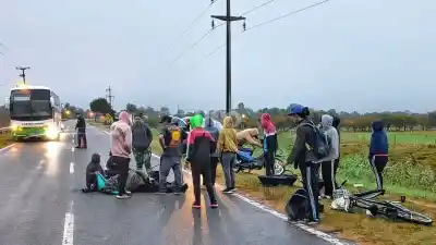Ruta 1: dos heridos en Arroyo Leyes y un auto que nadie logró ver bien