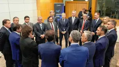 Frigerio fue a París a buscar inversiones y reveló qué le frena la producción a Entre Ríos