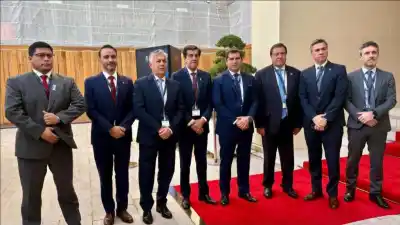 Valdés se reunió con Macron en París y dejó un mensaje que apunta a las inversiones