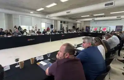 Córdoba firmó el inicio de un acueducto que llevará agua a 189.000 vecinos del arco norte