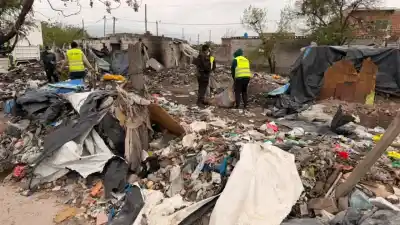Vecinos de Fraternidad no aguantaban más: volvieron a limpiar el terreno de la manzana 338