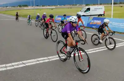 El Velódromo abre sus puertas para una nueva cita del ciclismo juvenil