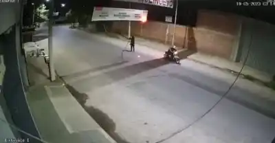 Video: queman los pasacalles de los rivales políticos en una feroz interna en Concepción
