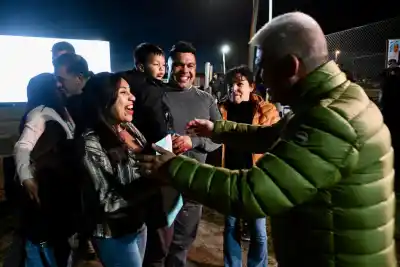 Soñaban con dejar el alquiler: tres familias de La Vertiente ya saben cuál será su casa