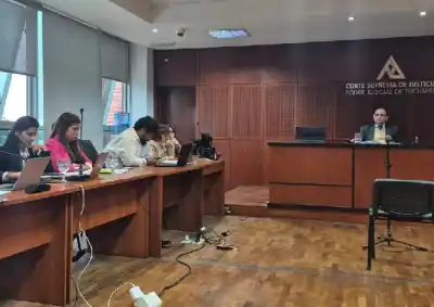 Dos hermanos esposados y golpeados: lo que nadie anotó cuando entraron a la comisaría
