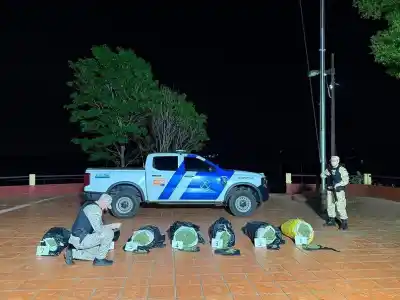 La lancha llegó de Paraguay, pero la Prefectura ya los estaba mirando