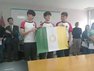 Tres pibes del Maíz se quedaron con la bandera de Monte Maíz