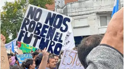 La UNL se sienta con los legisladores y les pone un número sobre la mesa