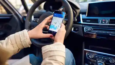 Mil choferes de taxi en Rosario, en vilo por lo que puede pasar con Uber en el Concejo