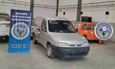 Le pusieron patentes de otra camioneta y una insignia falsa: igual la encontraron