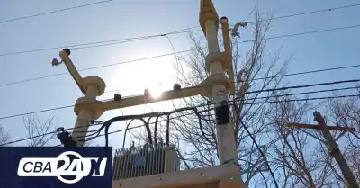 Fue a sacar cables del transformador con un cuchillo de cocina y la electricidad le jugó una mala pasada