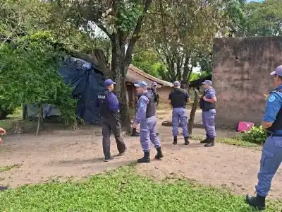 Allanaron una casa en Herradura y debajo de una cama apareció algo que los delató