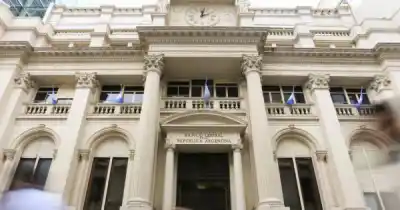 Cinco días sin bancos en Santa Cruz: el feriado que nadie esperaba en noviembre