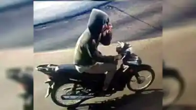 Despertó a medianoche y su moto ya no estaba: quién la tenía lo dejó sin palabras